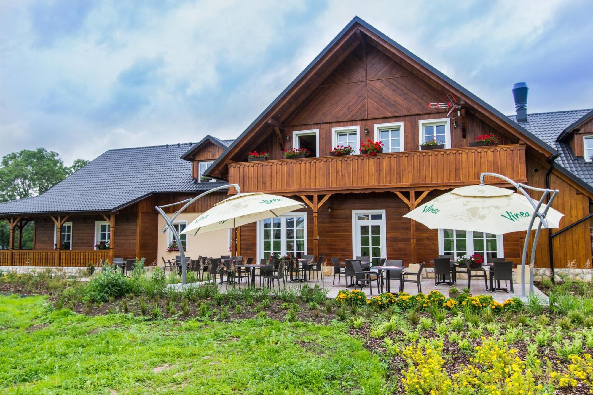 Apartman-Hotel Jitravsky Dvorec Rynoltice Bagian luar foto