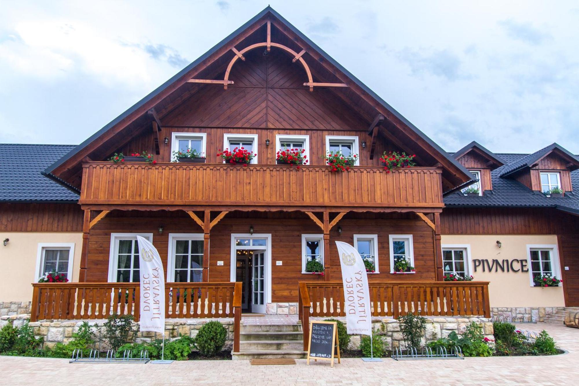 Apartman-Hotel Jitravsky Dvorec Rynoltice Bagian luar foto
