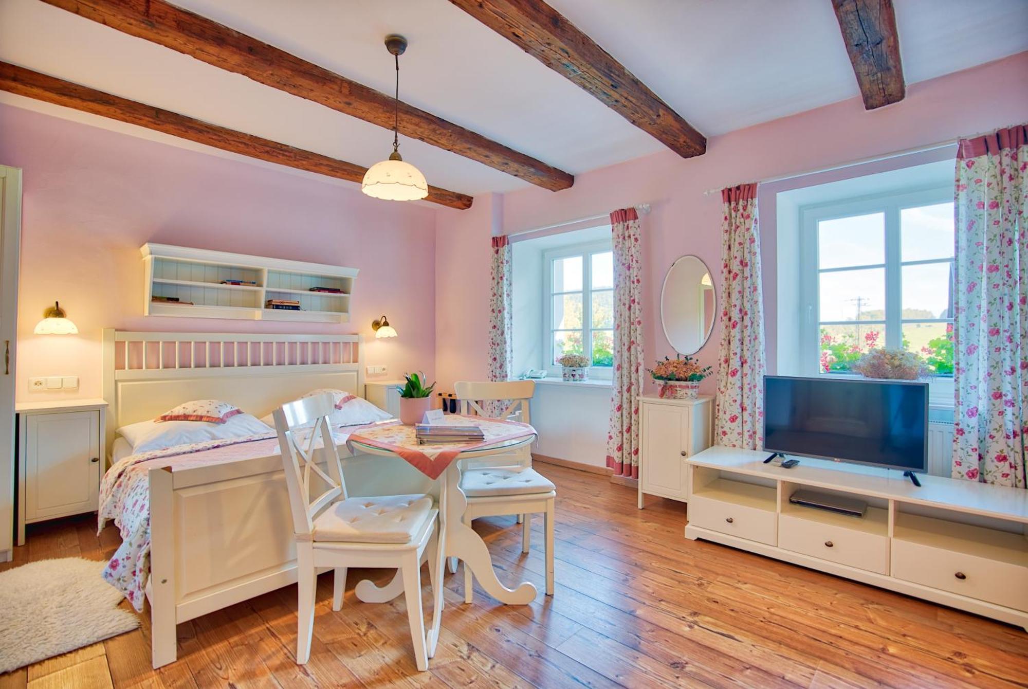 Apartman-Hotel Jitravsky Dvorec Rynoltice Bagian luar foto
