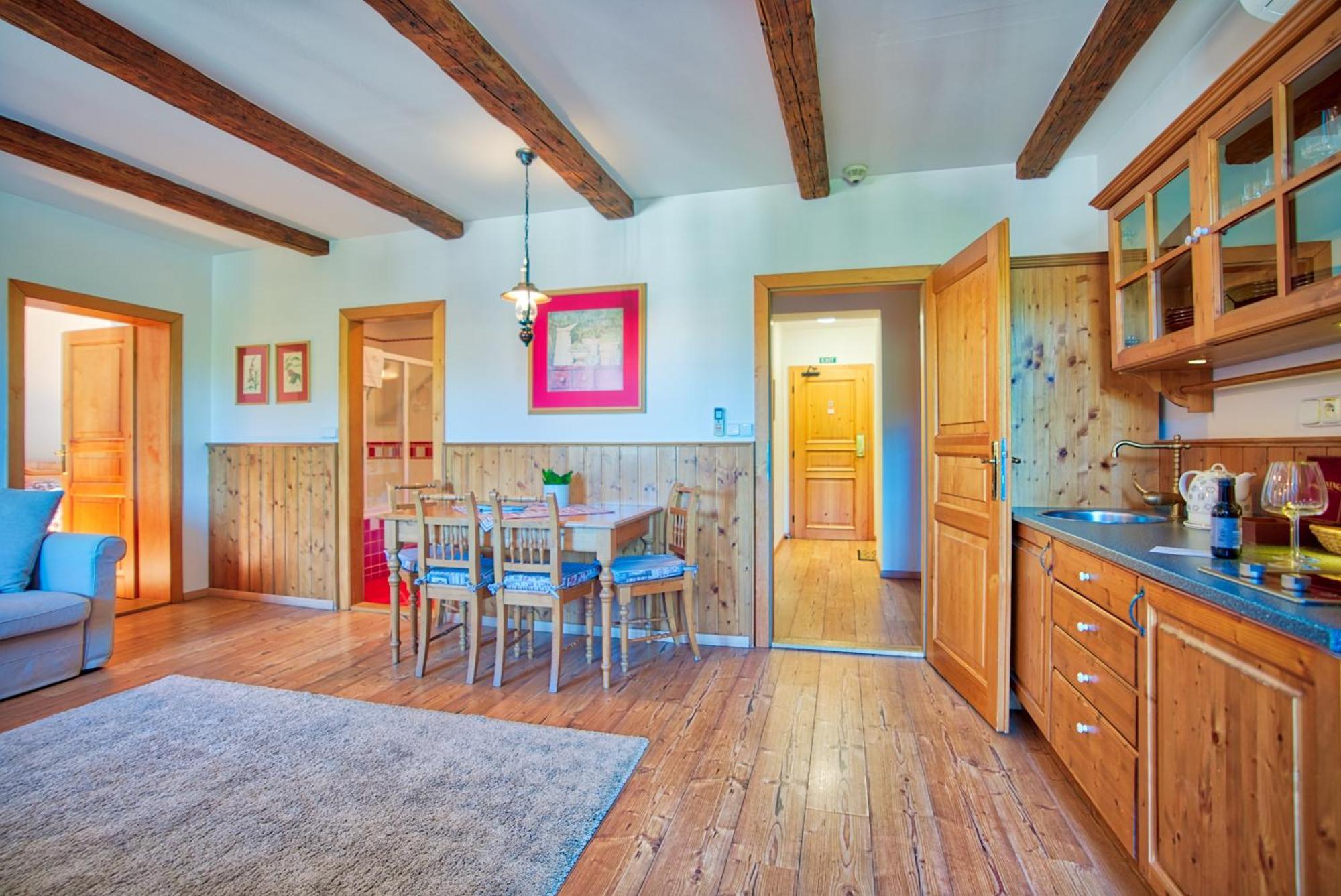 Apartman-Hotel Jitravsky Dvorec Rynoltice Bagian luar foto